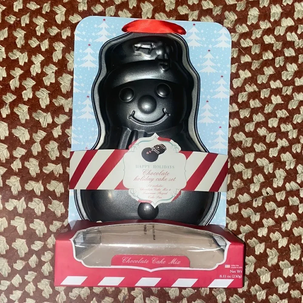 NIB! Chocolate Holiday Cake Set!